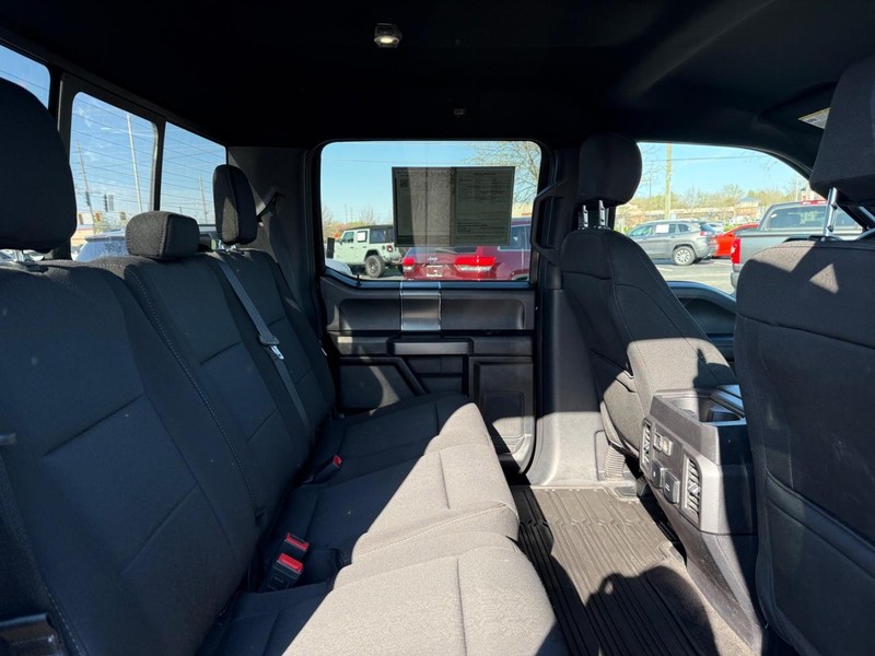 Ford F-150 Vehicle Full-screen Gallery Image 10