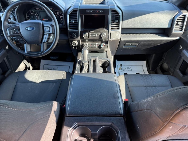 Ford F-150 Vehicle Full-screen Gallery Image 12