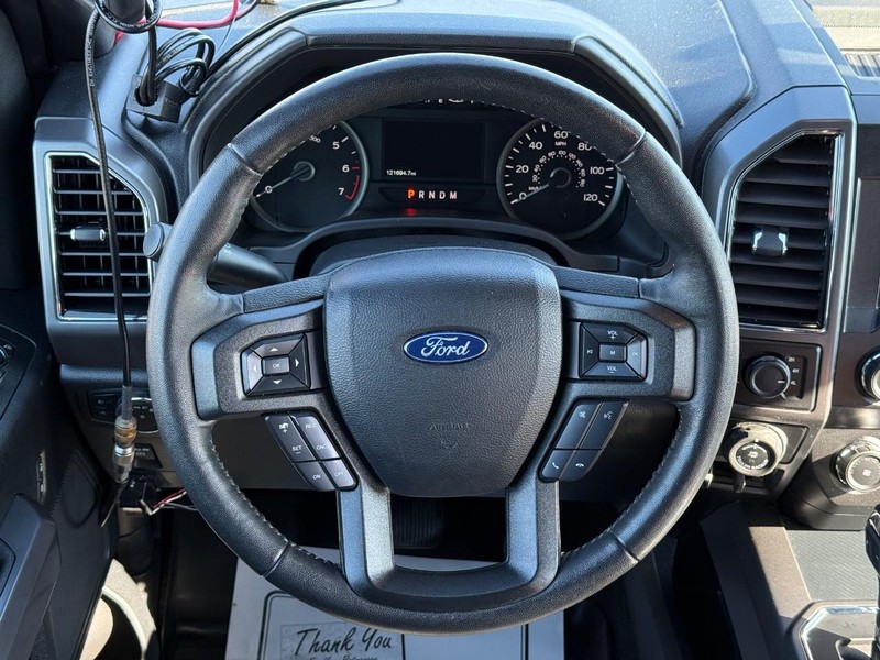 Ford F-150 Vehicle Full-screen Gallery Image 13