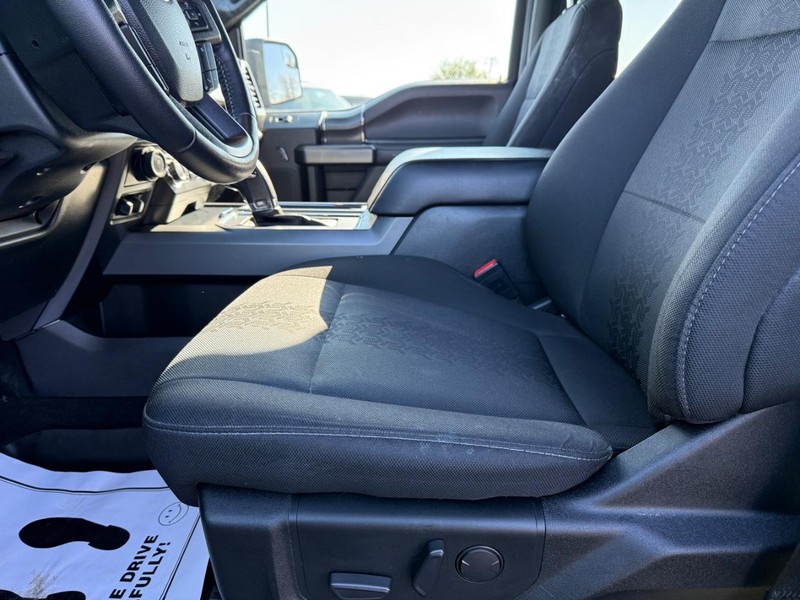 Ford F-150 Vehicle Full-screen Gallery Image 17