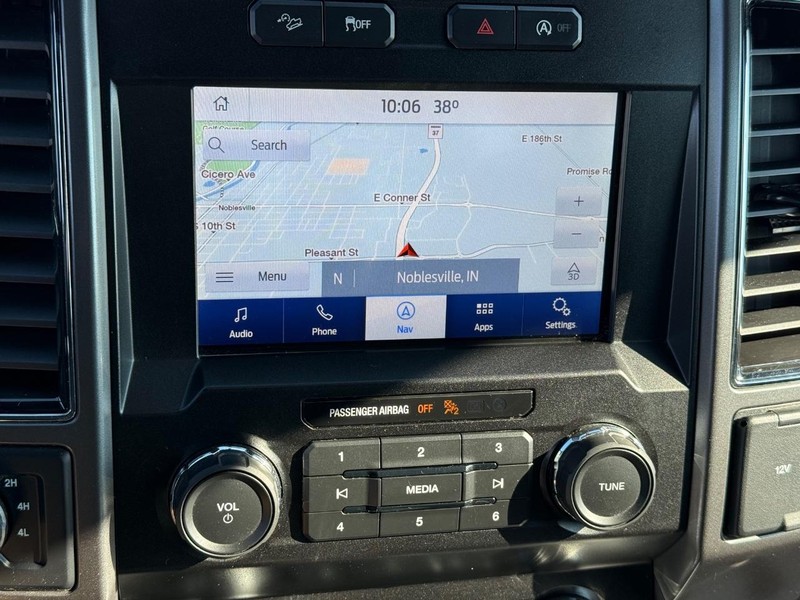 Ford F-150 Vehicle Full-screen Gallery Image 22