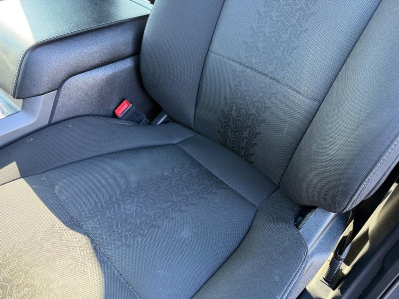 Ford F-150 Vehicle Full-screen Gallery Image 29