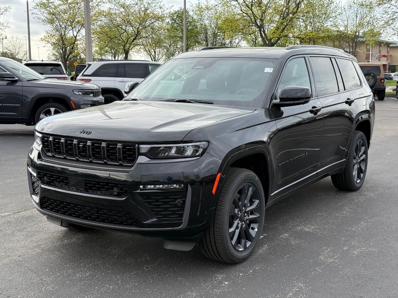 Jeep Grand Cherokee L Vehicle Full-screen Gallery Image 9