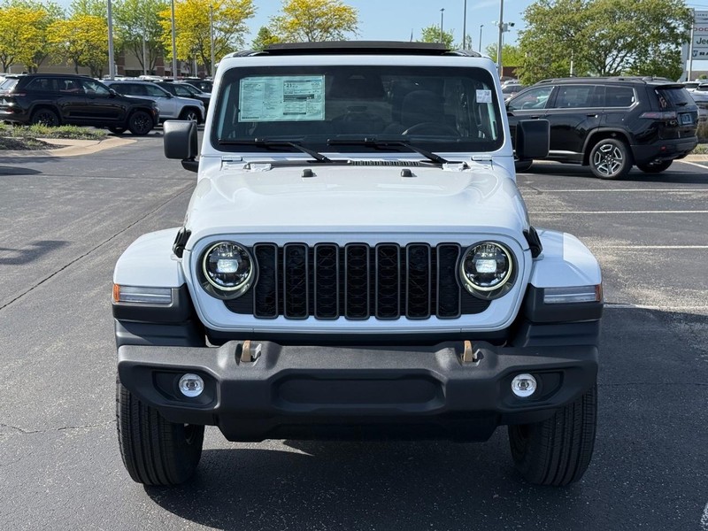 Jeep Wrangler Vehicle Full-screen Gallery Image 9