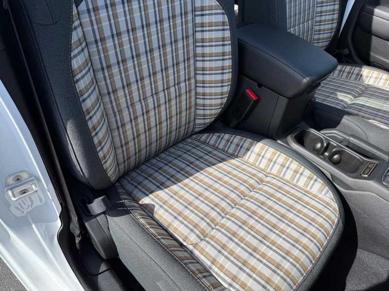 Jeep Wrangler Vehicle Full-screen Gallery Image 16