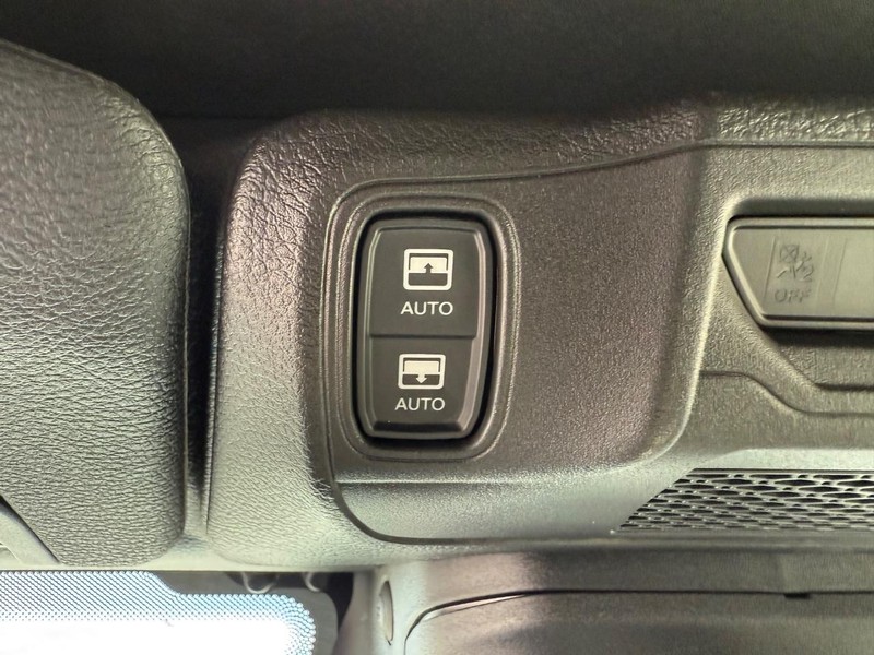 Jeep Wrangler Vehicle Full-screen Gallery Image 29