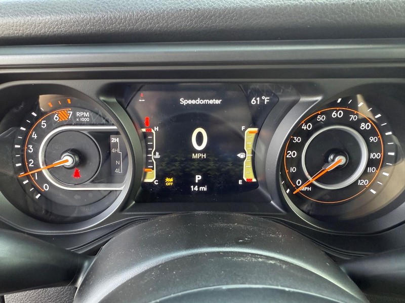 Jeep Wrangler Vehicle Full-screen Gallery Image 30