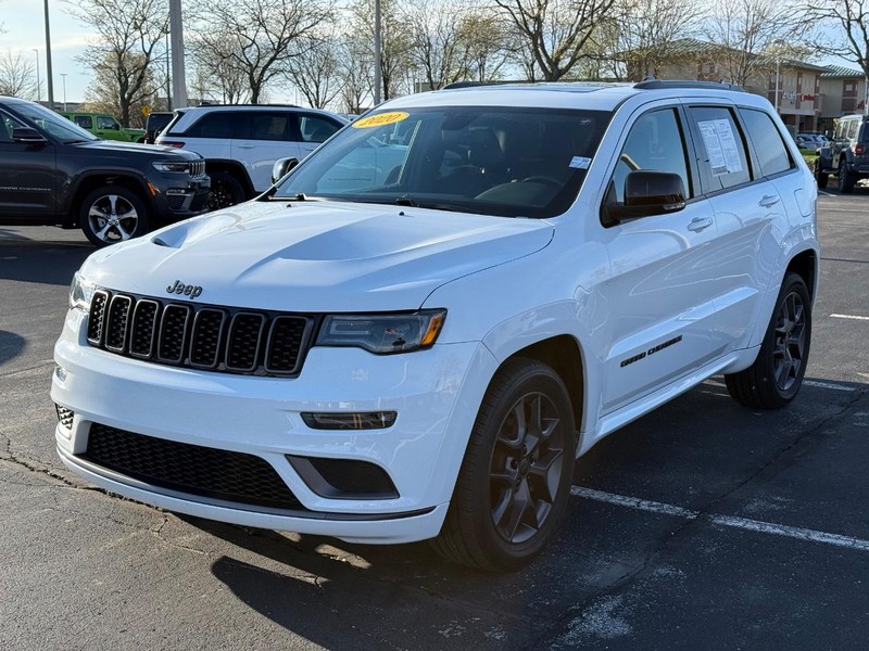 Jeep Grand Cherokee Vehicle Full-screen Gallery Image 9