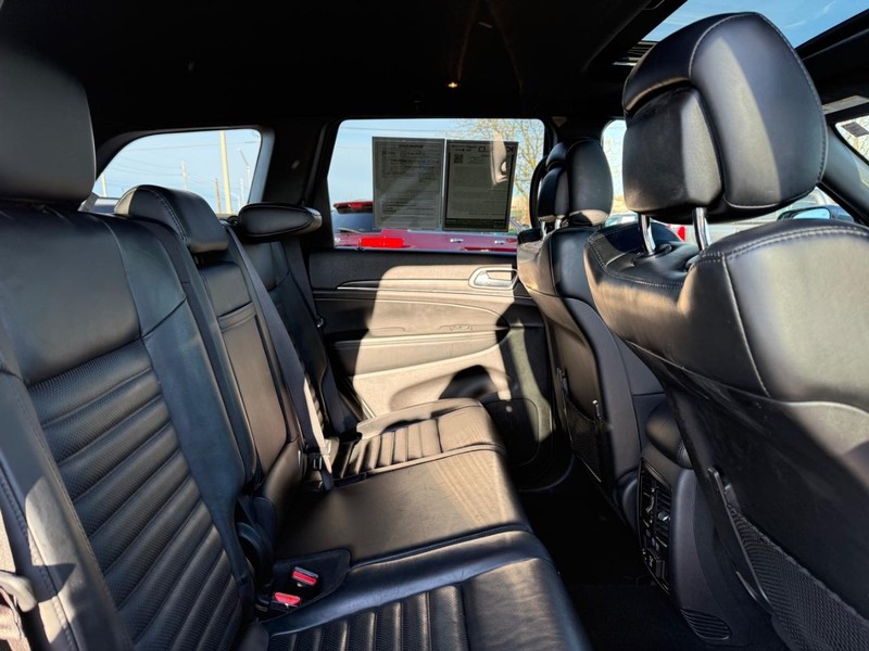 Jeep Grand Cherokee Vehicle Full-screen Gallery Image 11