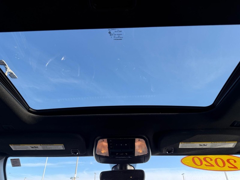 Jeep Grand Cherokee Vehicle Full-screen Gallery Image 13