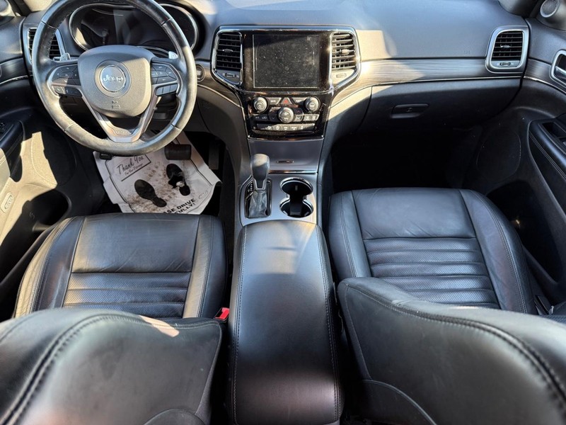 Jeep Grand Cherokee Vehicle Full-screen Gallery Image 14