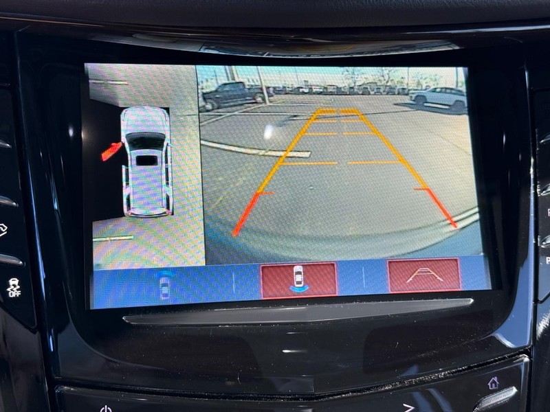 Cadillac Escalade Vehicle Full-screen Gallery Image 28