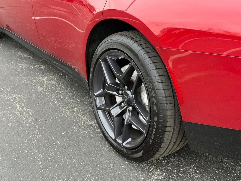 Dodge Charger Vehicle Full-screen Gallery Image 6