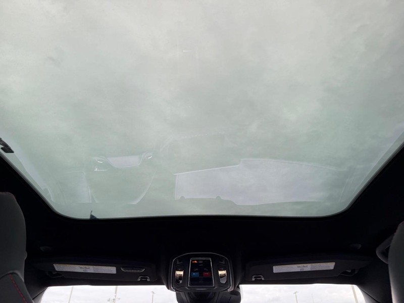 Dodge Charger Vehicle Full-screen Gallery Image 13