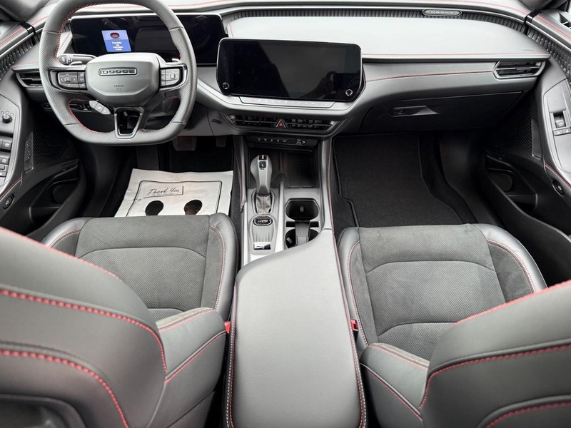 Dodge Charger Vehicle Full-screen Gallery Image 14