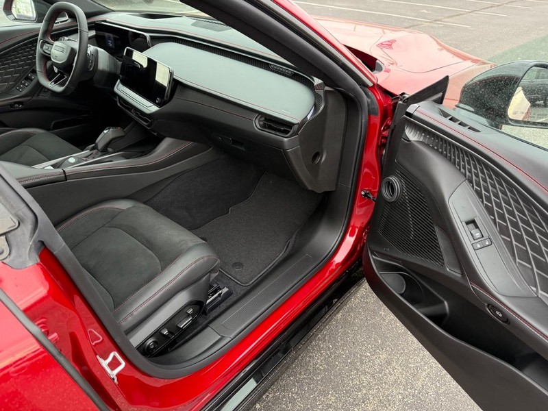 Dodge Charger Vehicle Full-screen Gallery Image 16