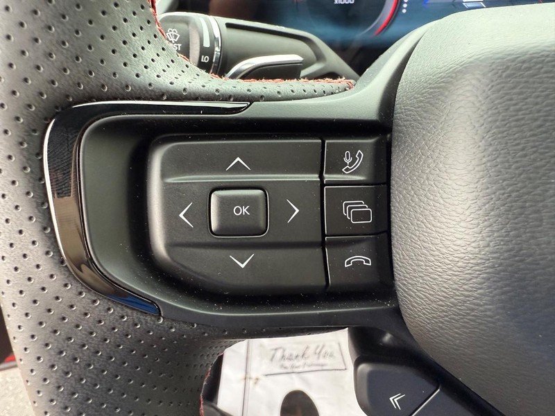 Dodge Charger Vehicle Full-screen Gallery Image 21