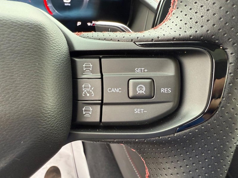 Dodge Charger Vehicle Full-screen Gallery Image 22