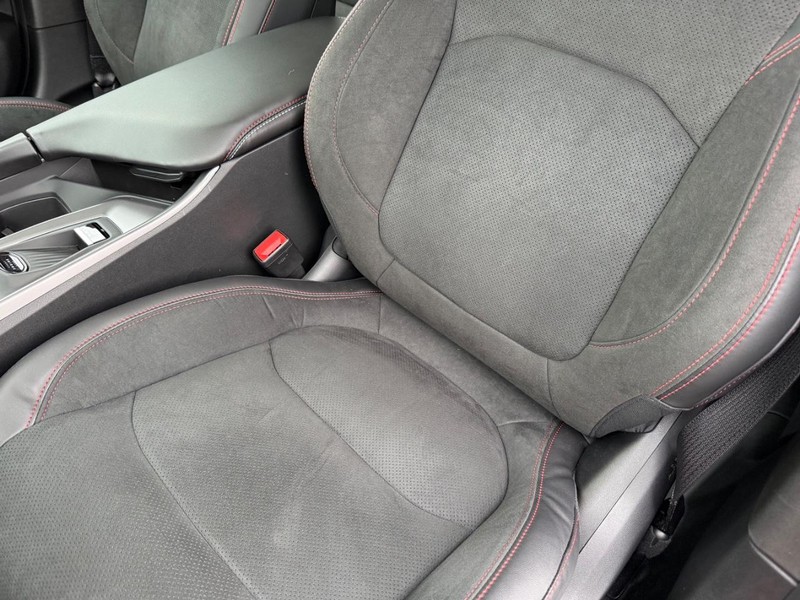 Dodge Charger Vehicle Full-screen Gallery Image 30