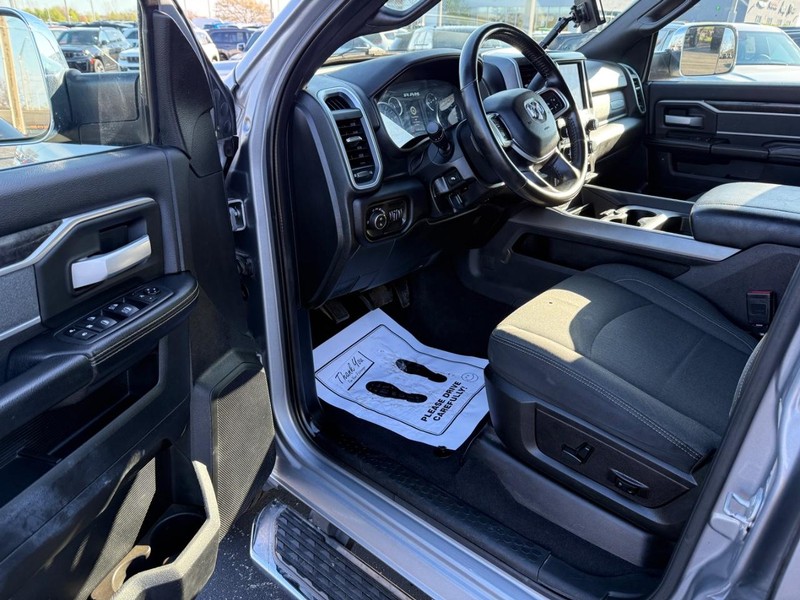 Ram 2500 Vehicle Full-screen Gallery Image 16