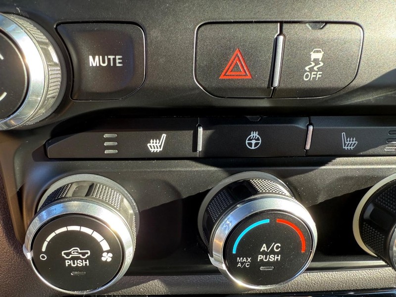 Ram 2500 Vehicle Full-screen Gallery Image 22