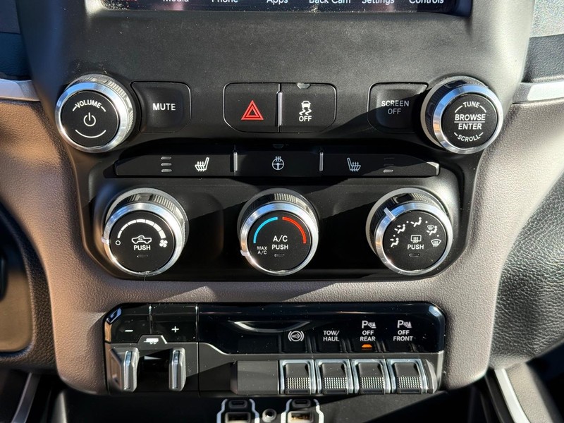 Ram 2500 Vehicle Full-screen Gallery Image 25