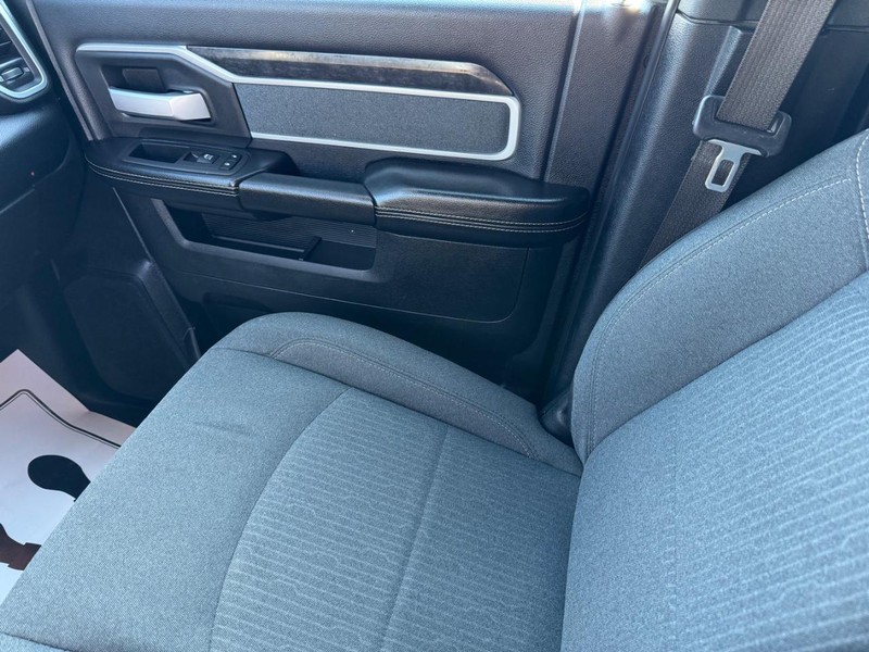 Ram 2500 Vehicle Full-screen Gallery Image 27