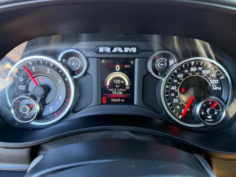 Ram 2500 Vehicle Full-screen Gallery Image 28