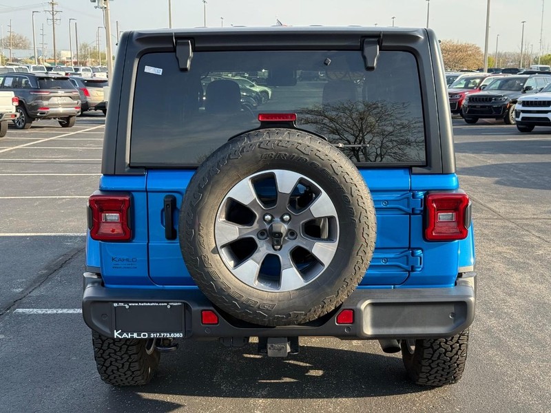 Jeep Wrangler Vehicle Full-screen Gallery Image 4