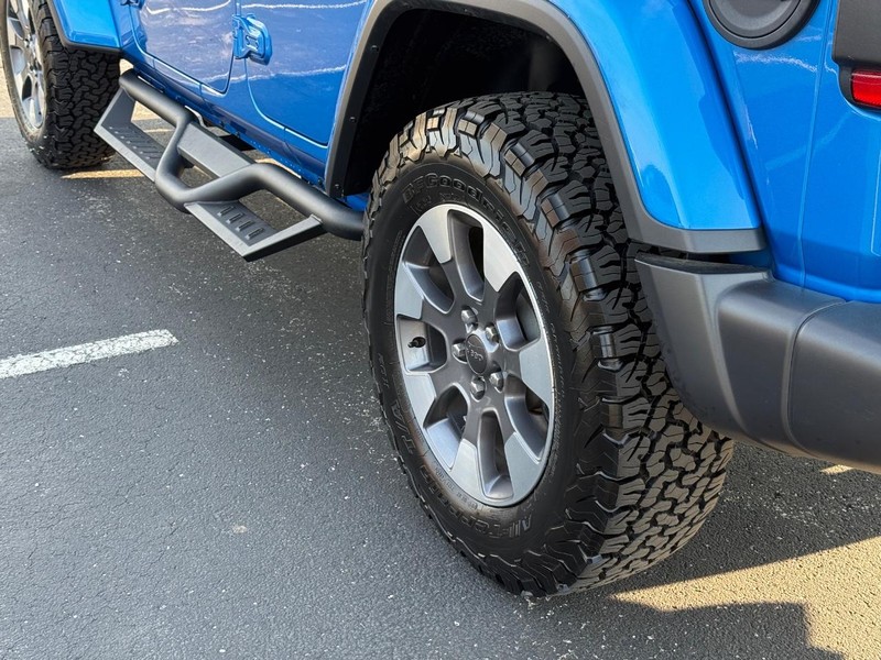 Jeep Wrangler Vehicle Full-screen Gallery Image 6