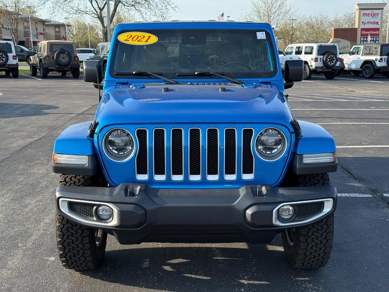 Jeep Wrangler Vehicle Full-screen Gallery Image 9