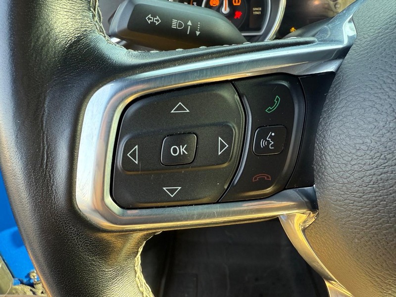 Jeep Wrangler Vehicle Full-screen Gallery Image 17