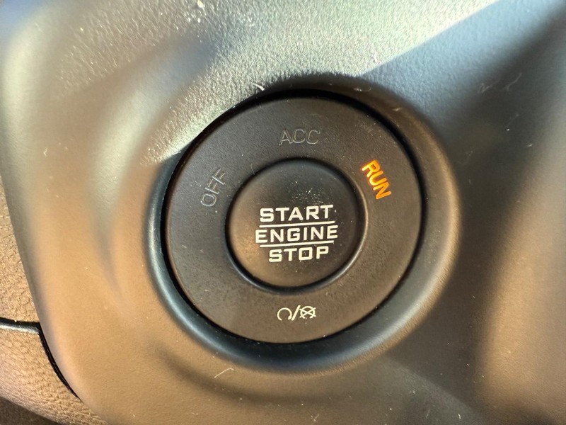 Jeep Wrangler Vehicle Full-screen Gallery Image 19