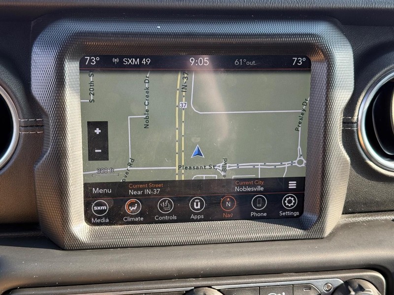 Jeep Wrangler Vehicle Full-screen Gallery Image 21