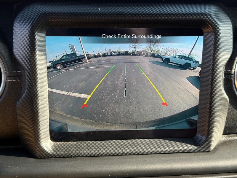 Jeep Wrangler Vehicle Full-screen Gallery Image 22