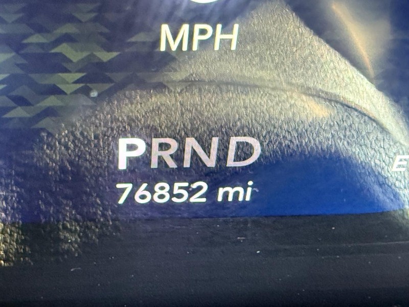 Jeep Wrangler Vehicle Full-screen Gallery Image 27