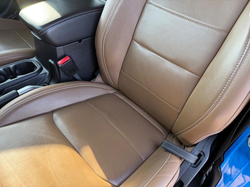 Jeep Wrangler Vehicle Full-screen Gallery Image 29