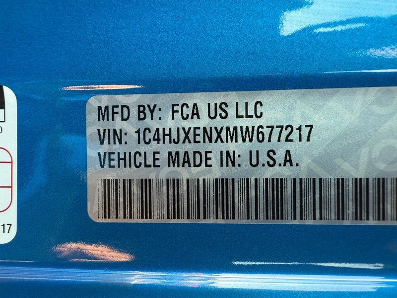 Jeep Wrangler Vehicle Full-screen Gallery Image 30