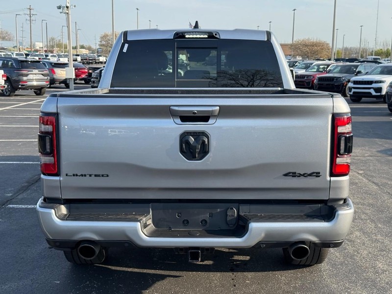 Ram 1500 Vehicle Full-screen Gallery Image 4