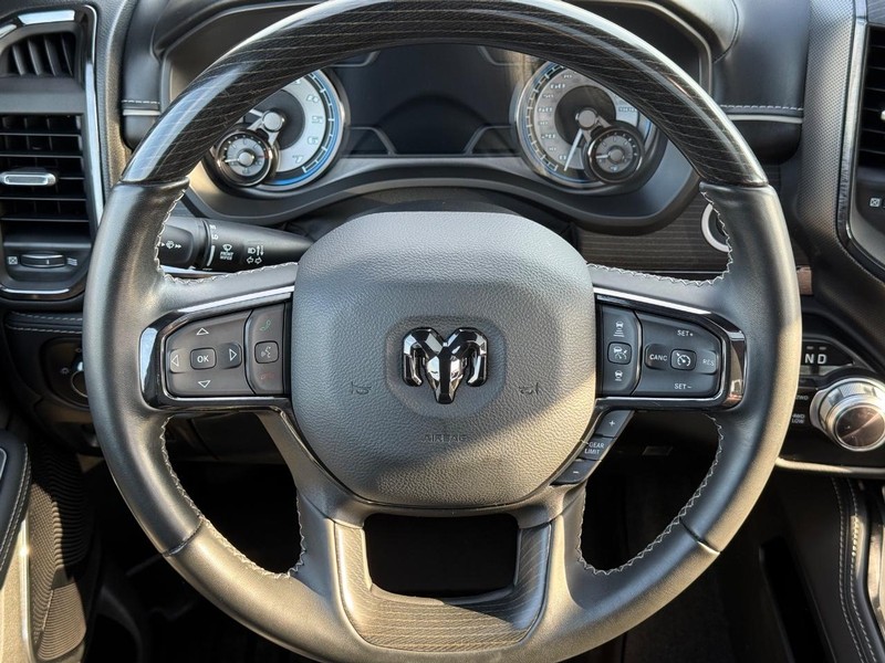 Ram 1500 Vehicle Full-screen Gallery Image 14