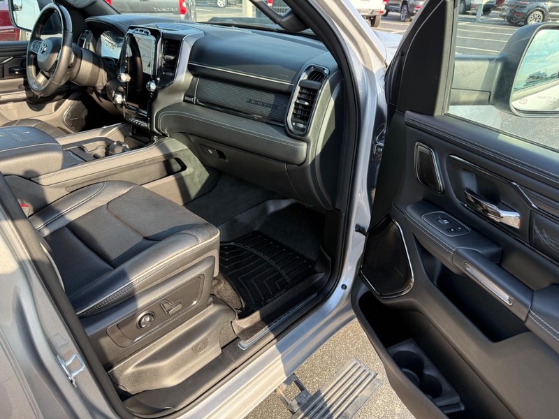 Ram 1500 Vehicle Full-screen Gallery Image 15