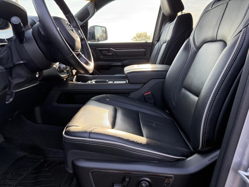 Ram 1500 Vehicle Full-screen Gallery Image 18