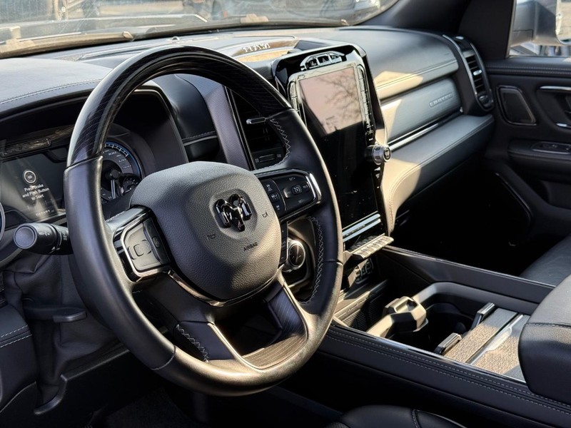 Ram 1500 Vehicle Full-screen Gallery Image 19