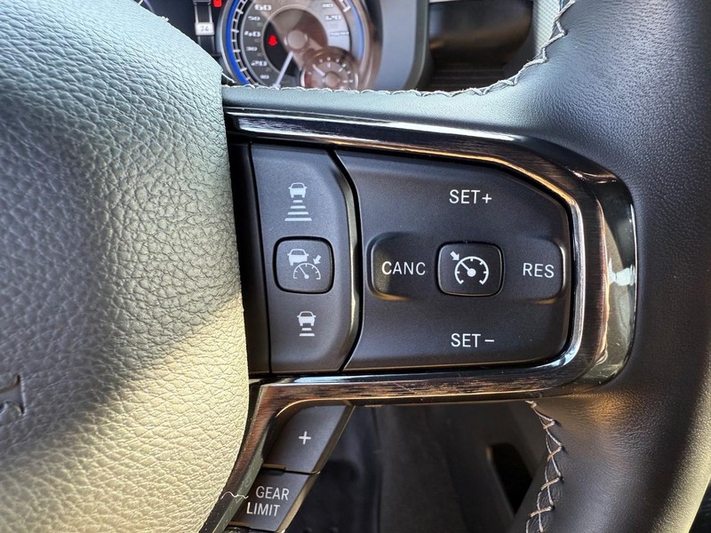 Ram 1500 Vehicle Full-screen Gallery Image 21