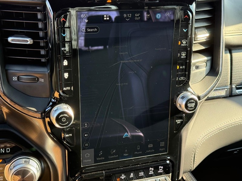 Ram 1500 Vehicle Full-screen Gallery Image 23