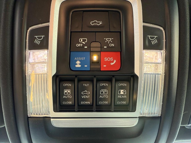 Ram 1500 Vehicle Full-screen Gallery Image 27