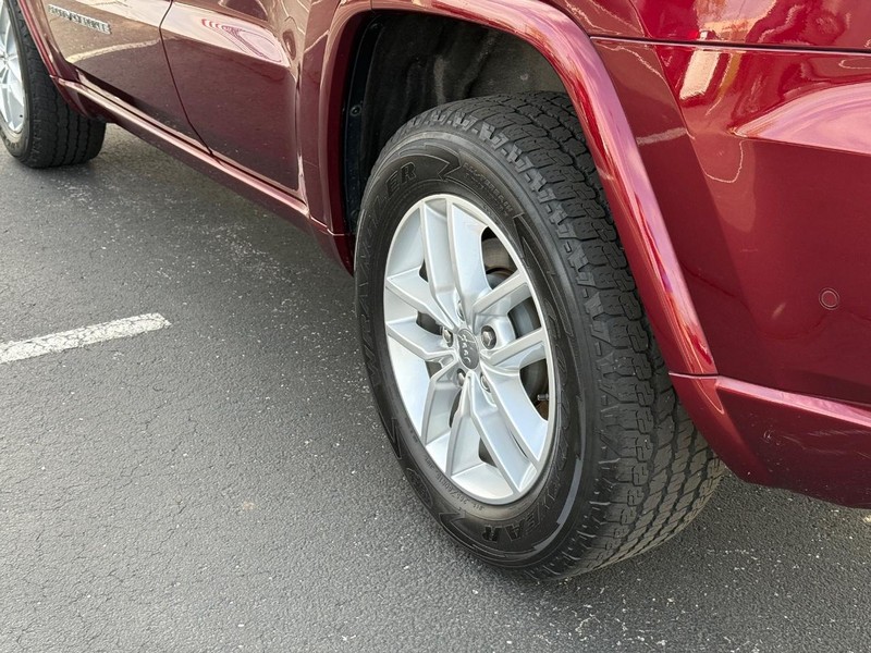 Jeep Grand Cherokee Vehicle Full-screen Gallery Image 6