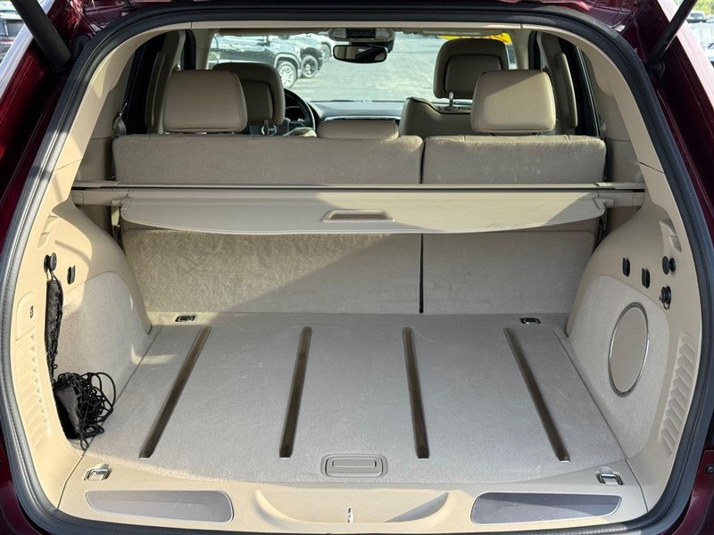 Jeep Grand Cherokee Vehicle Full-screen Gallery Image 7