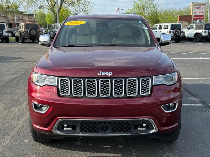 Jeep Grand Cherokee Vehicle Full-screen Gallery Image 10
