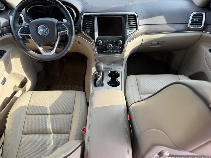 Jeep Grand Cherokee Vehicle Full-screen Gallery Image 14